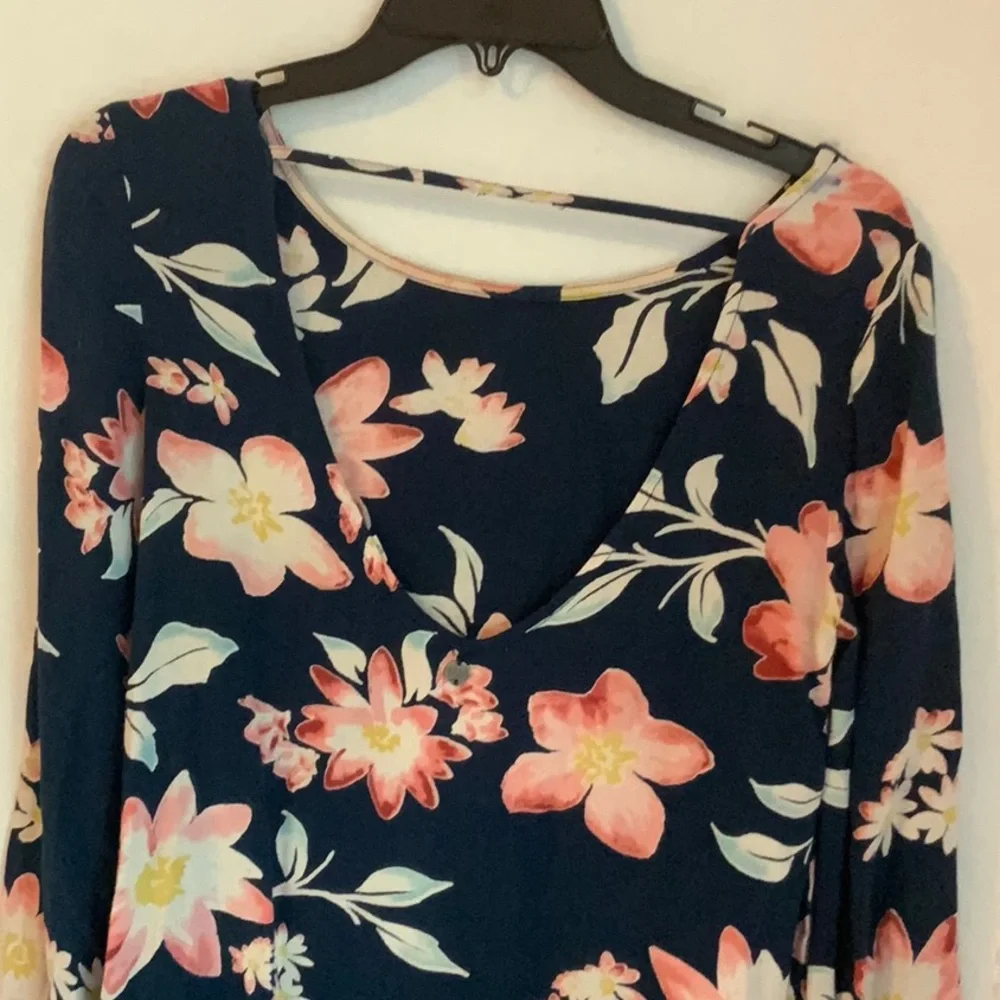 Billabong mini dress🔥🔥 - Picture 2 of 3
